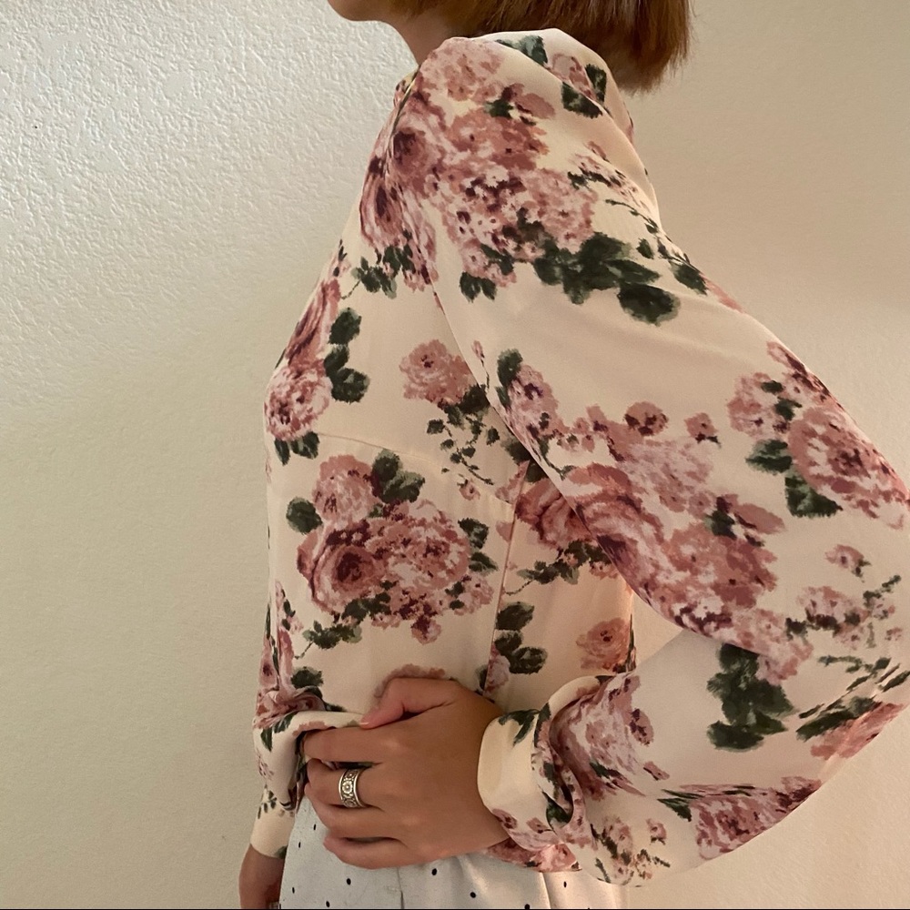 🌺 Forever 21 High Neck Floral Blouse - Picture 7 of 8